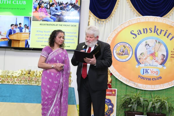 Allen Mayor Adds Personal Touch to Sanskriti 2019