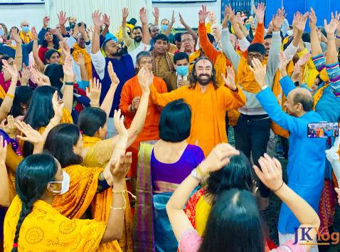 Bhakti Kirtan Retreat with Swami Mukundananda